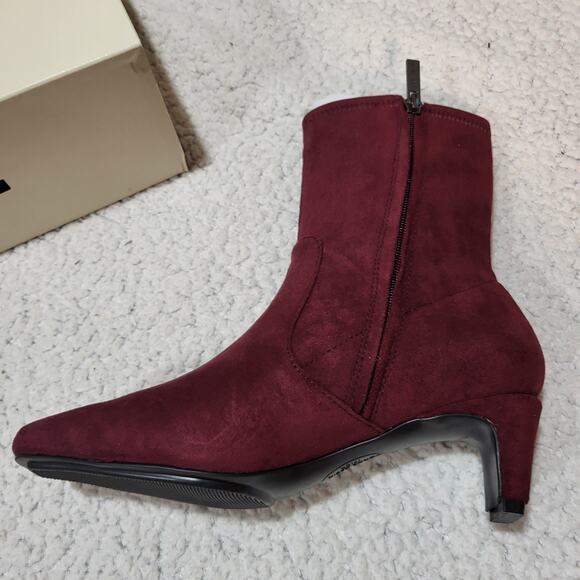 NEW Anne Klein Women's Iga Kitten Heel Ankle Boot Wine size 7.5 M - Picture 2 of 6